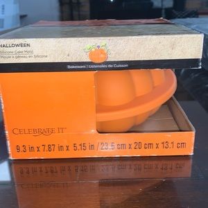 Halloween Celebrate It 3D Silicone Pumpkin Cake Mold